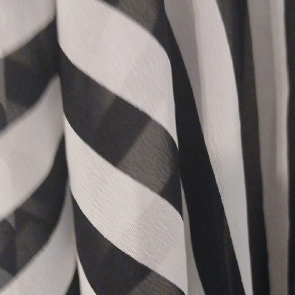 Black and White Asymmetrical Dolman Sleeve Tunic - Picture 3 of 6